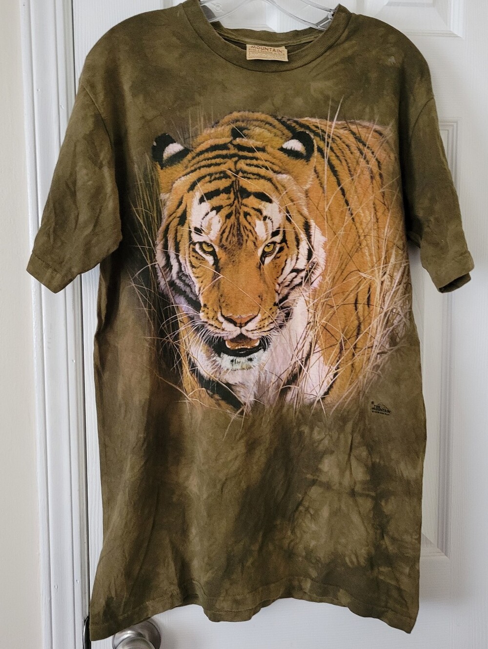 The Mountain Olive Tie-Dye Short Sleeve Tee. Tiger Animal. Sz Med.100% Cotton
